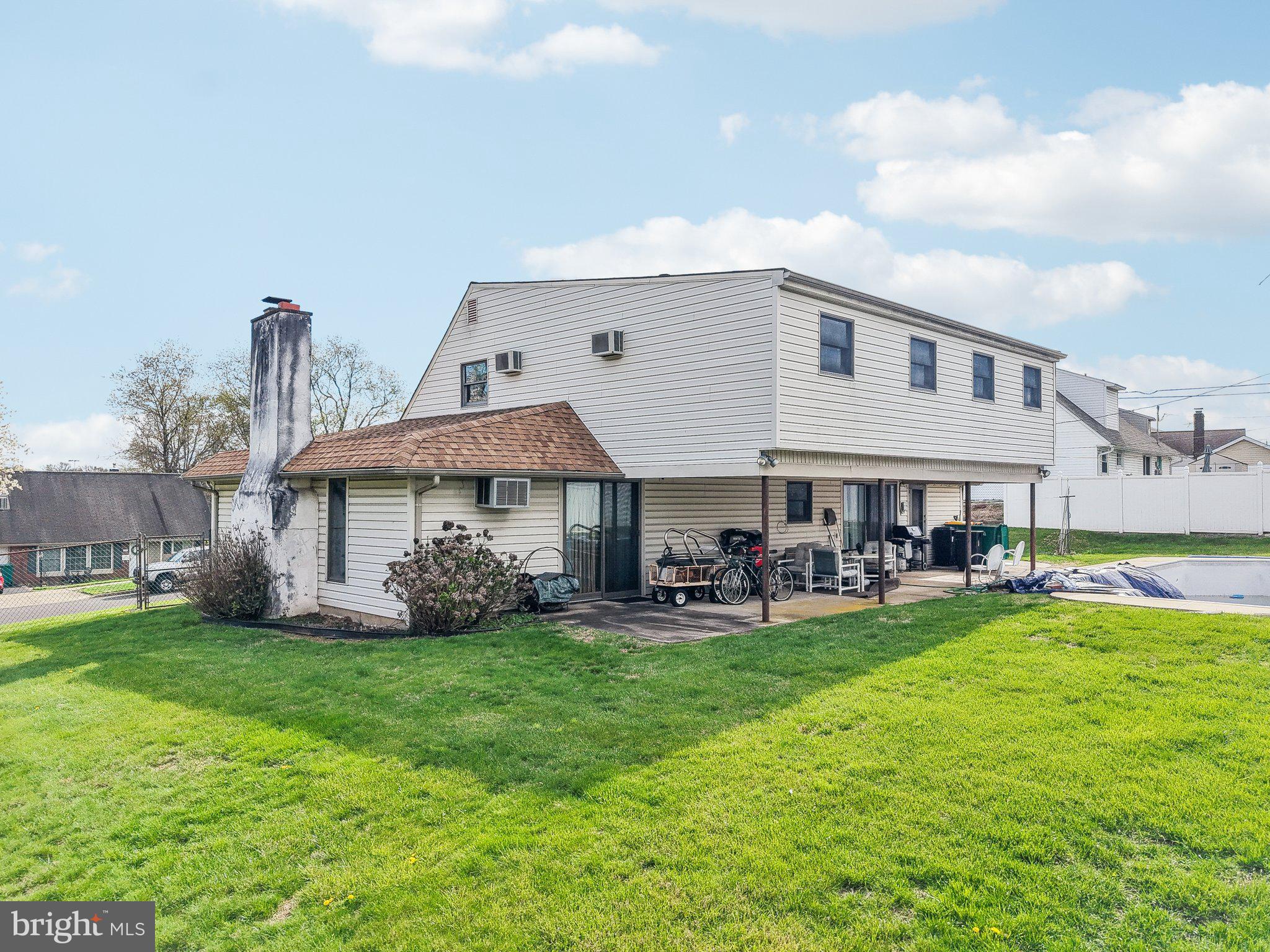 TWIN OAKS - Residential