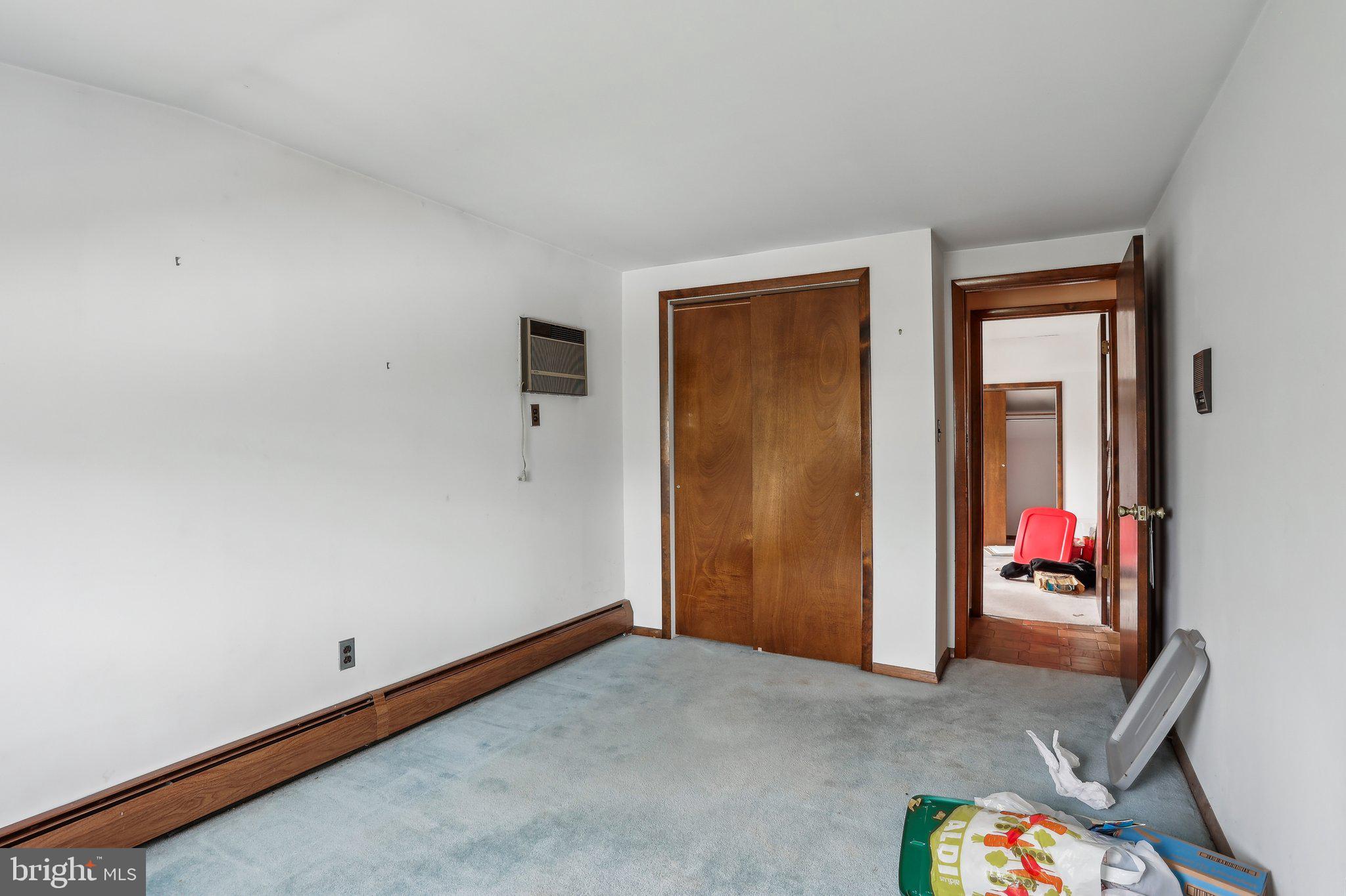 TWIN OAKS - Residential