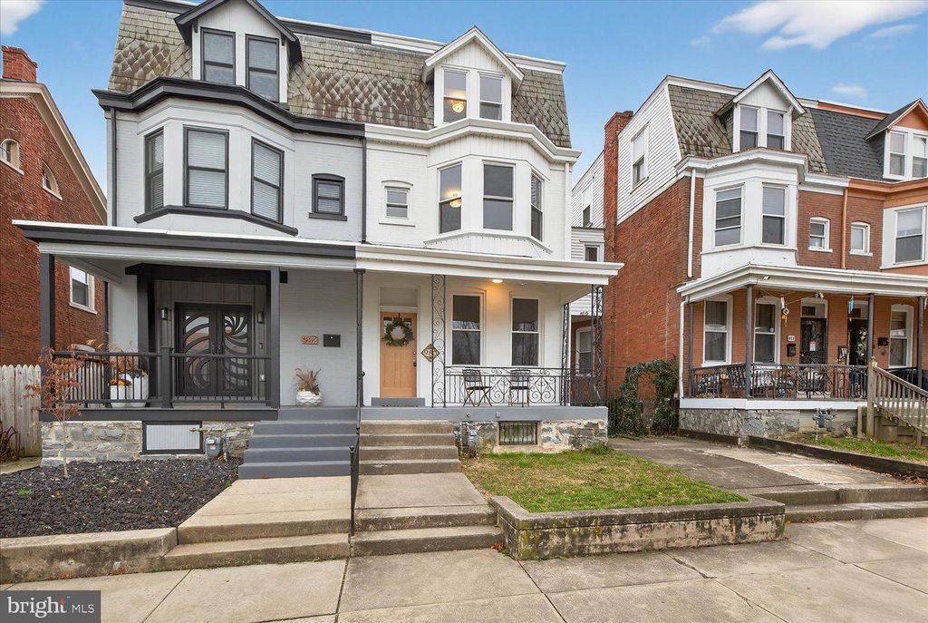 Photo of 980 E Orange Street, LANCASTER, PA 17602 (MLS # PALA2079716)