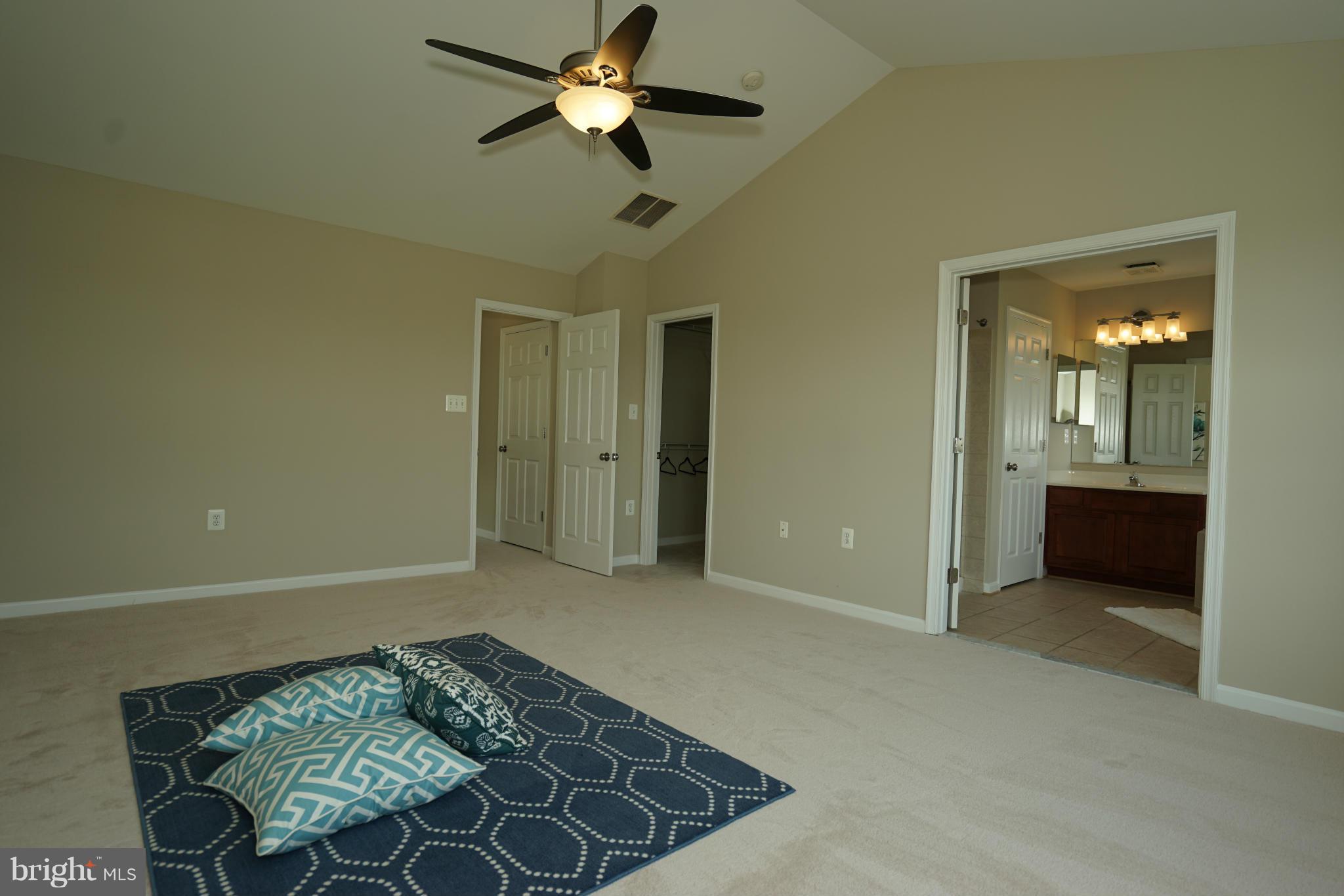 POTOMAC CROSSING - Residential