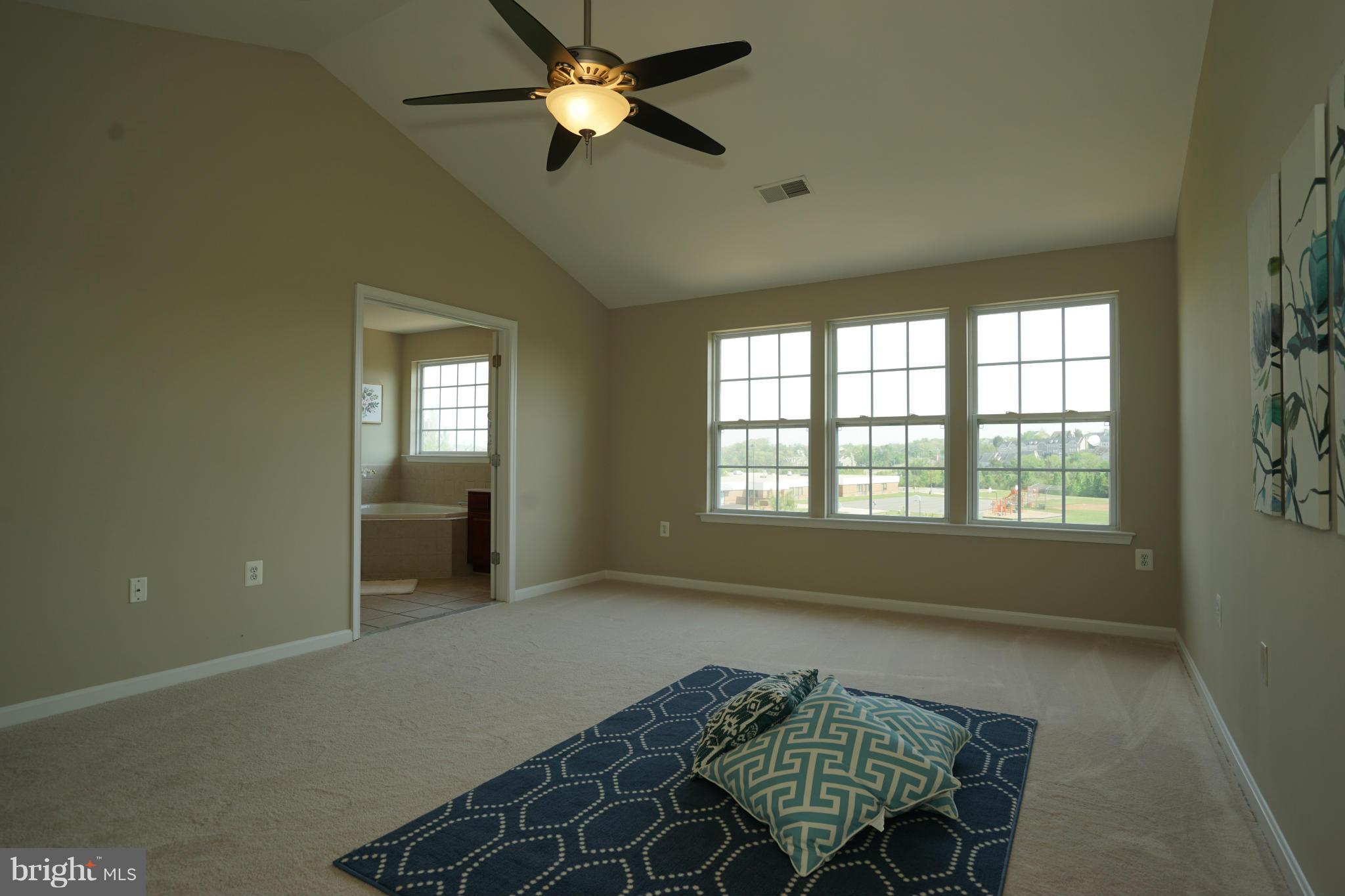 POTOMAC CROSSING - Residential