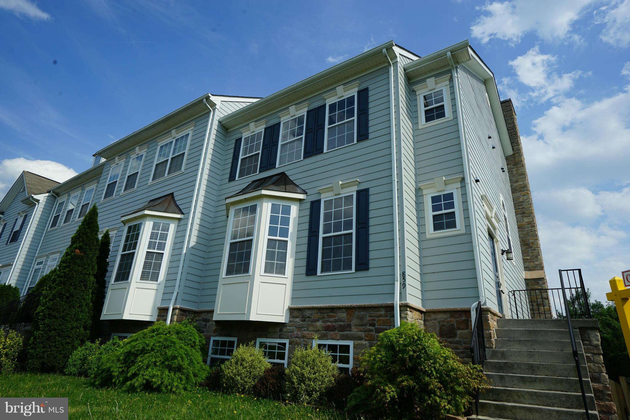 POTOMAC CROSSING - Residential