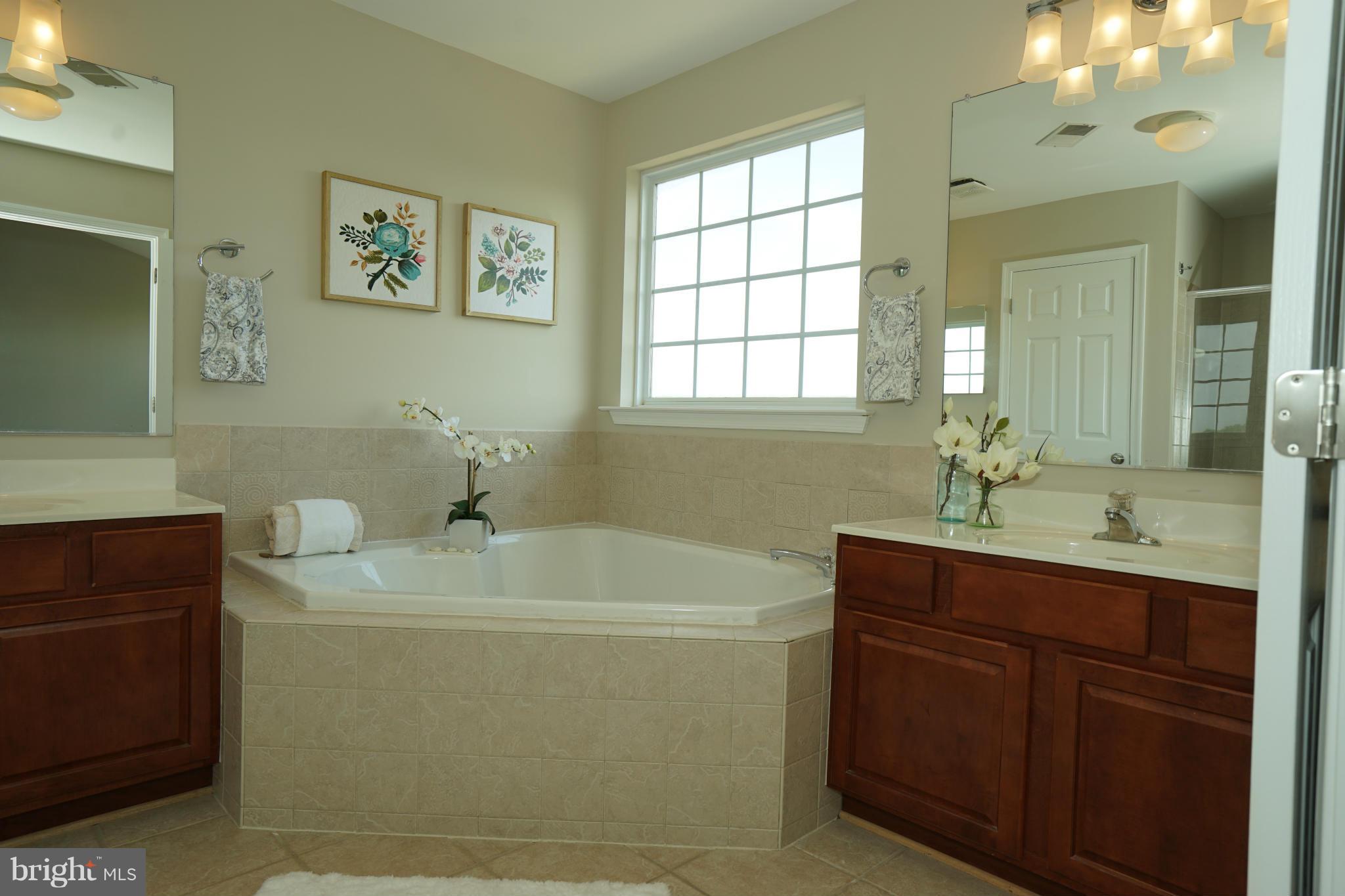 POTOMAC CROSSING - Residential