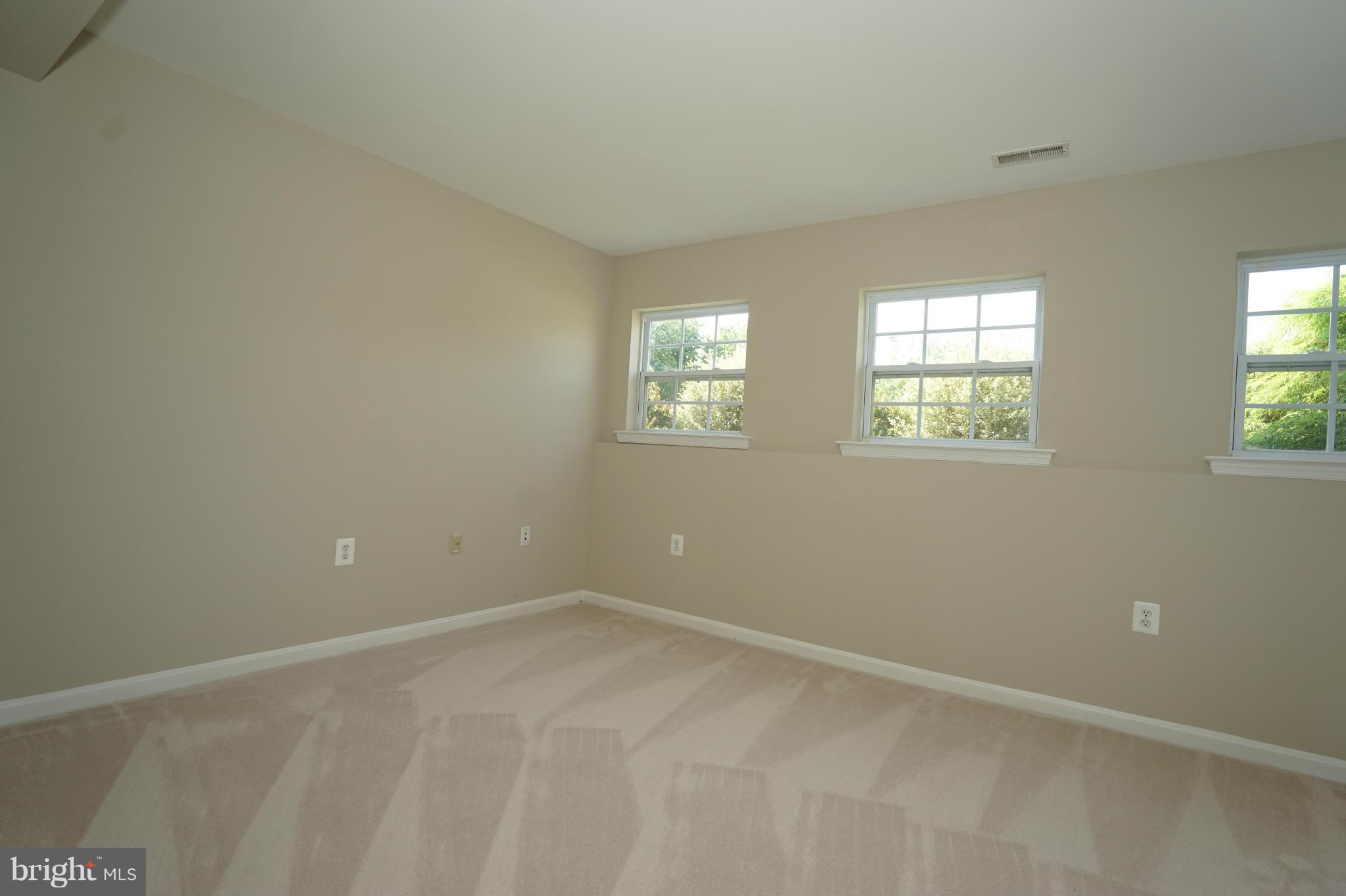 POTOMAC CROSSING - Residential