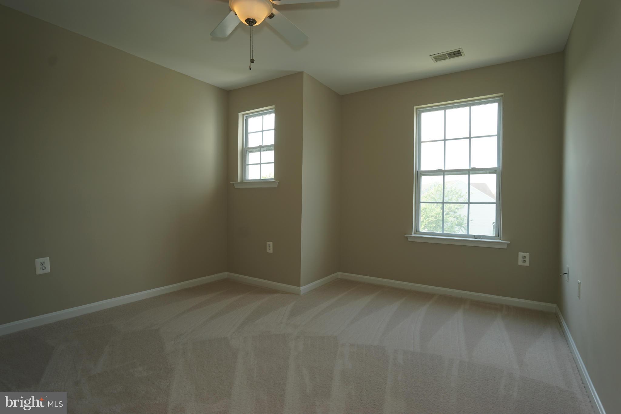 POTOMAC CROSSING - Residential