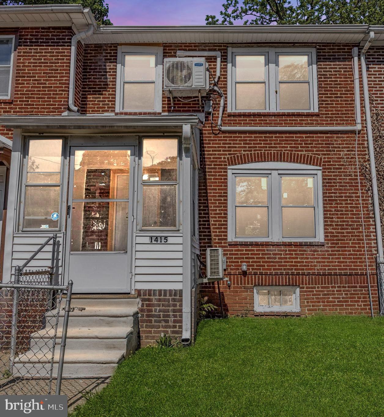1415 RIDLEY AVENUE