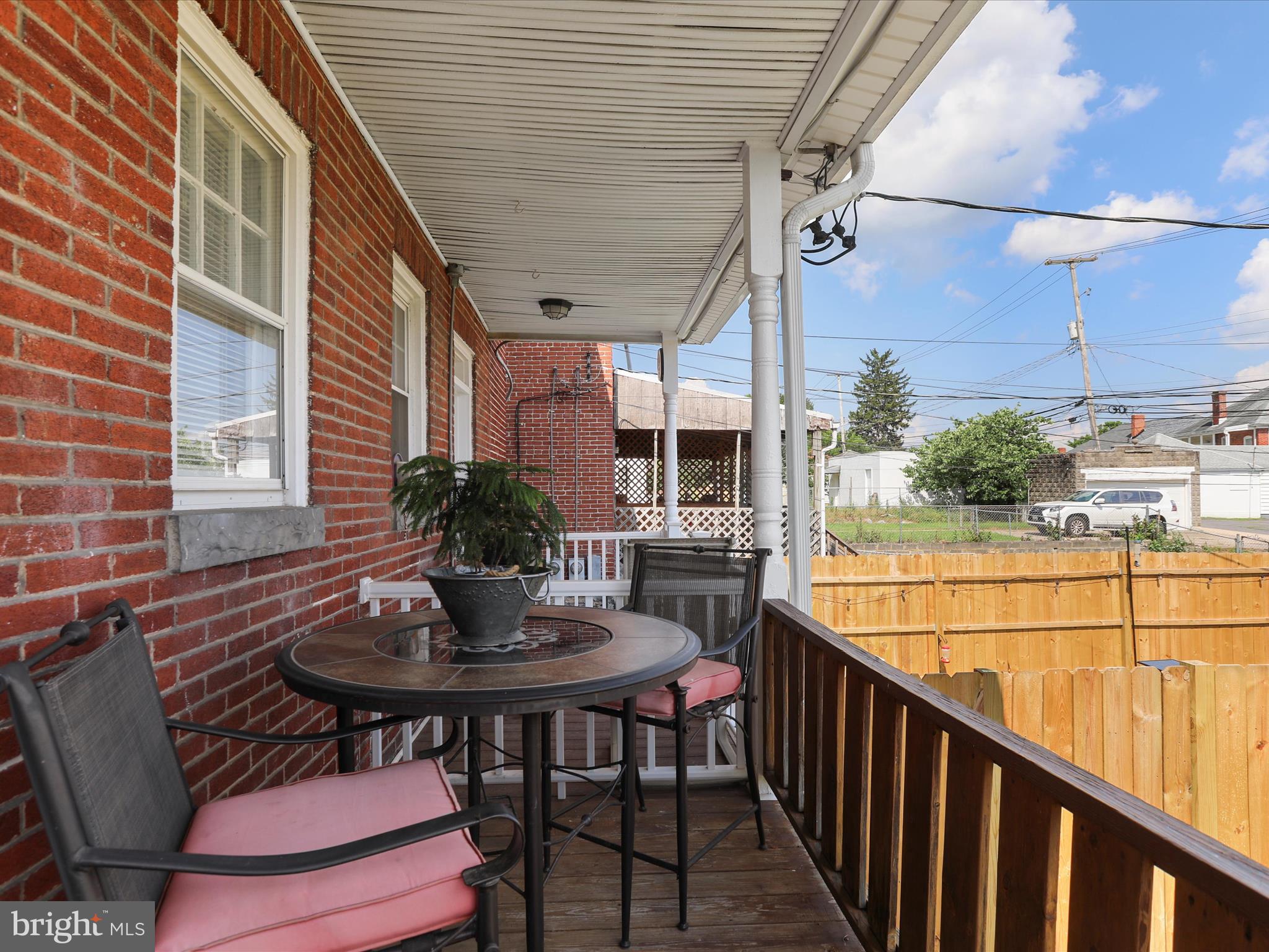 NORTH END - Residential