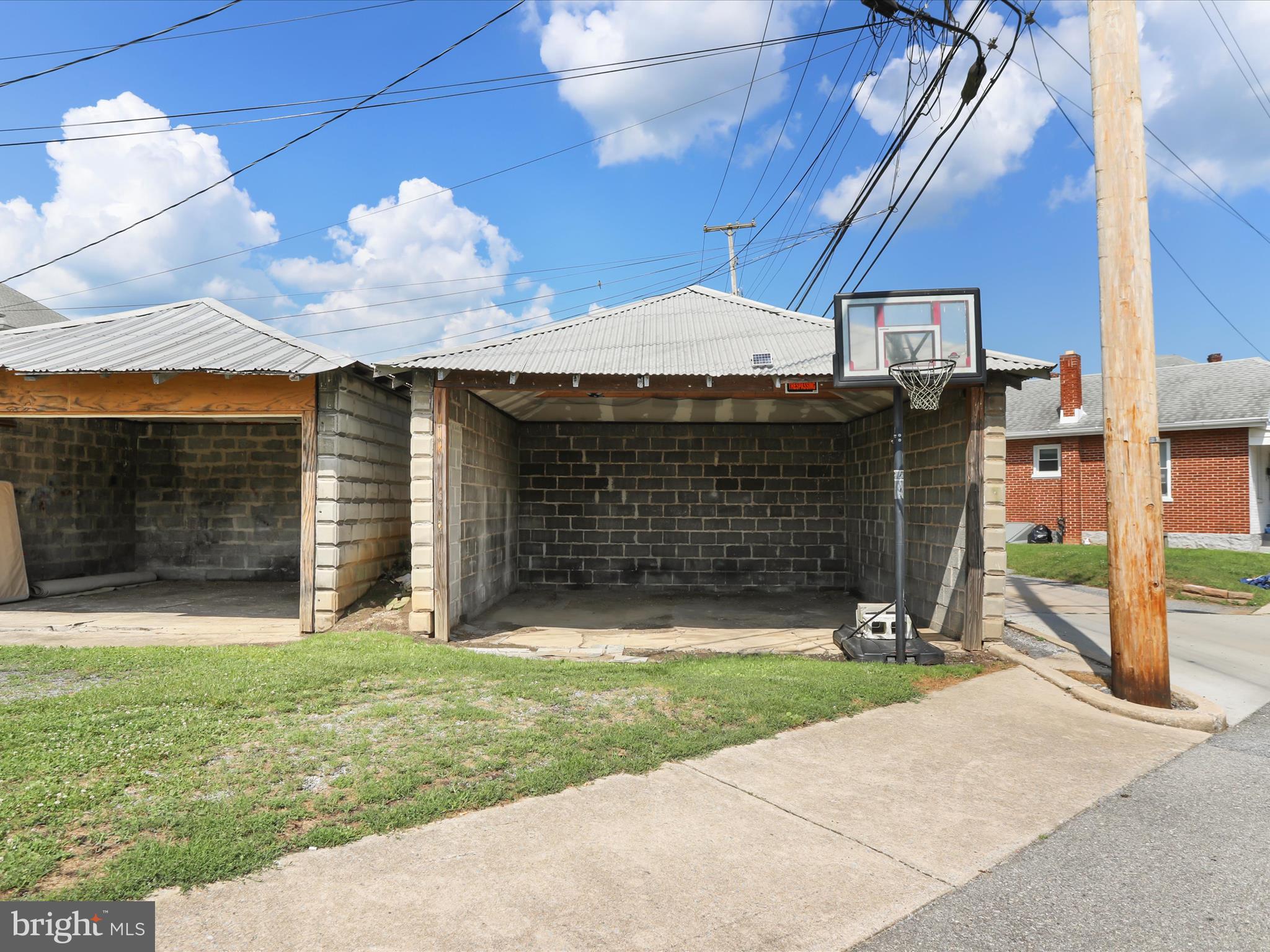 NORTH END - Residential