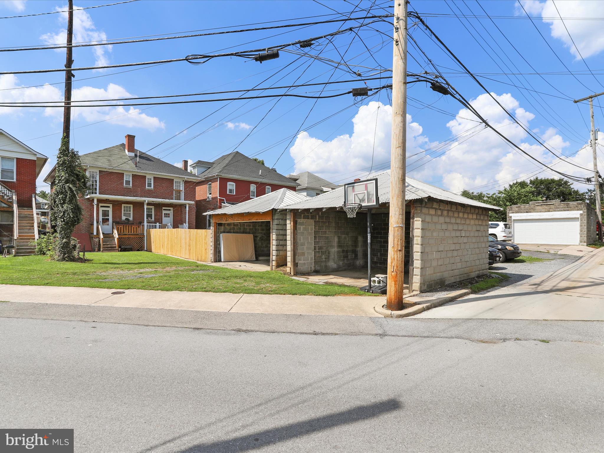 NORTH END - Residential