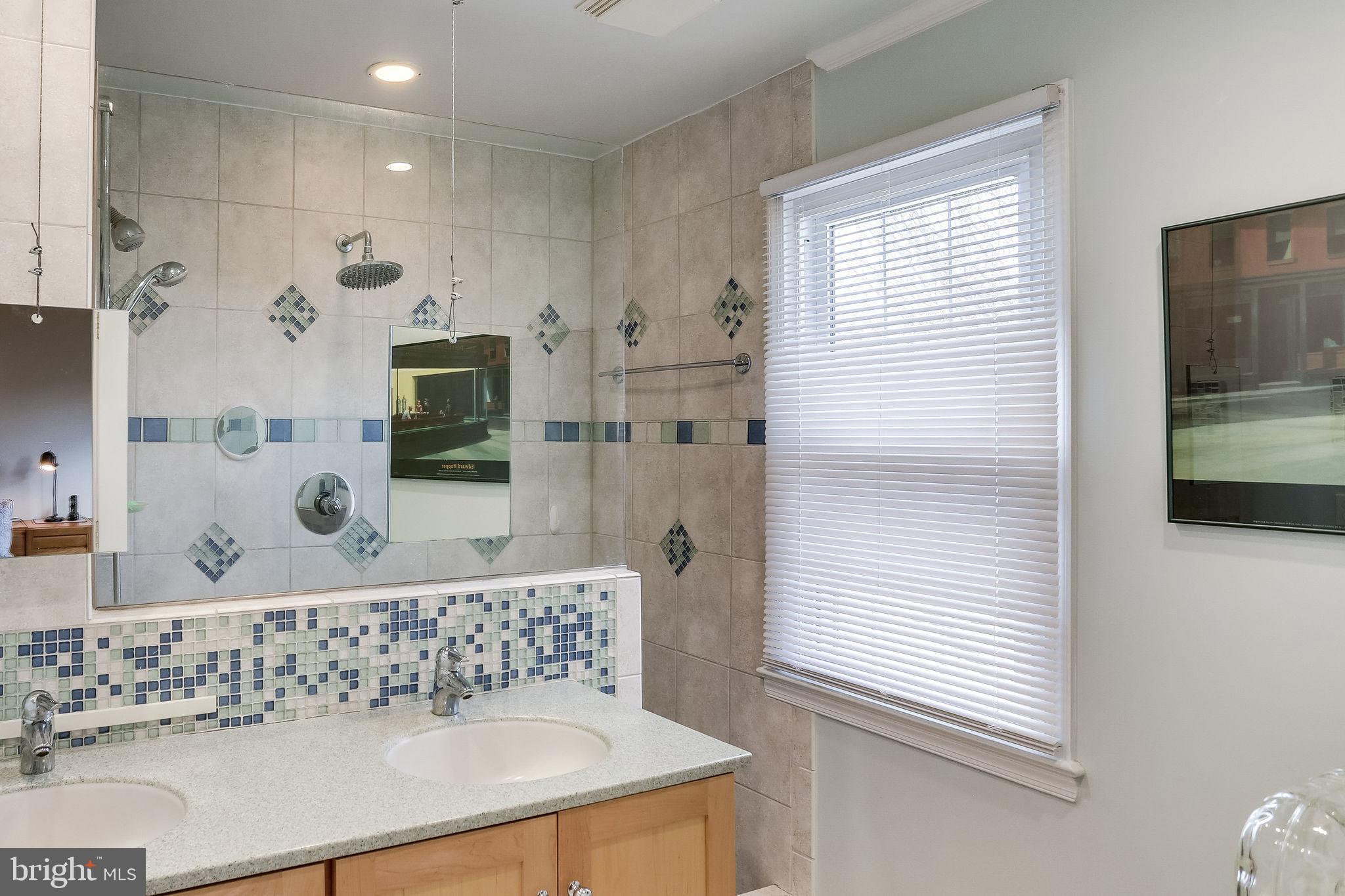 NORTON SQUARE - Residential