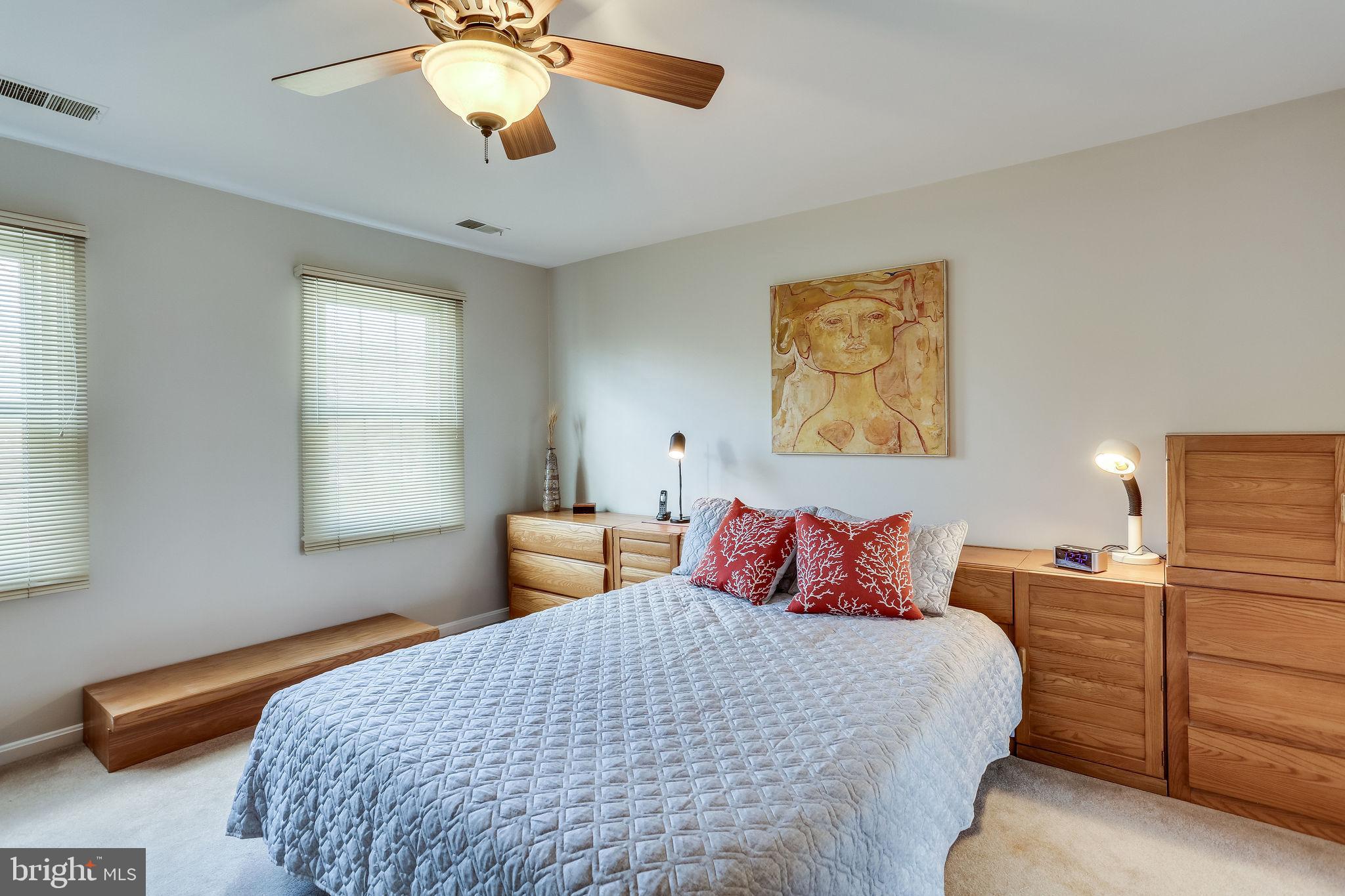 NORTON SQUARE - Residential