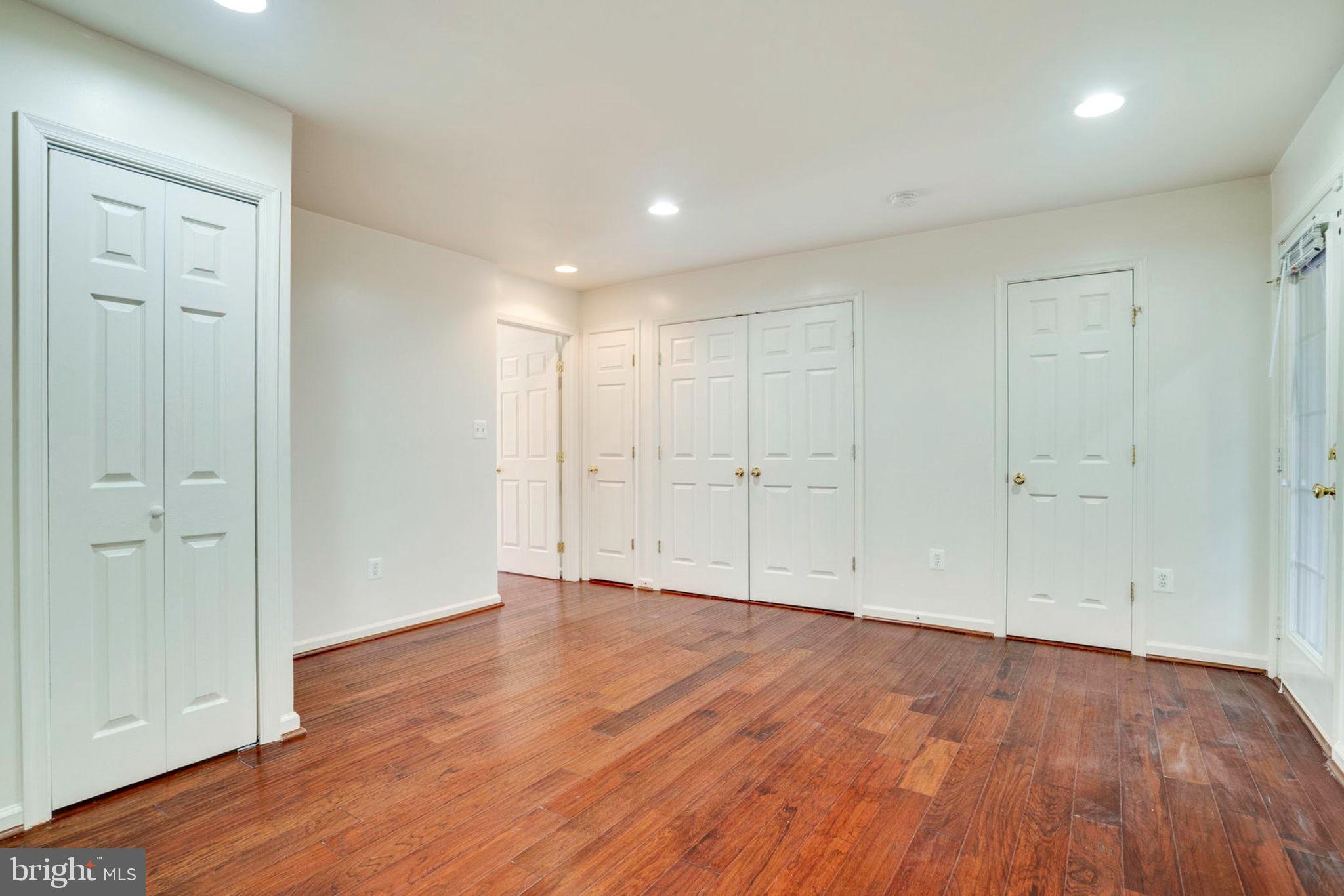 SKYVIEW PARK - Residential Lease