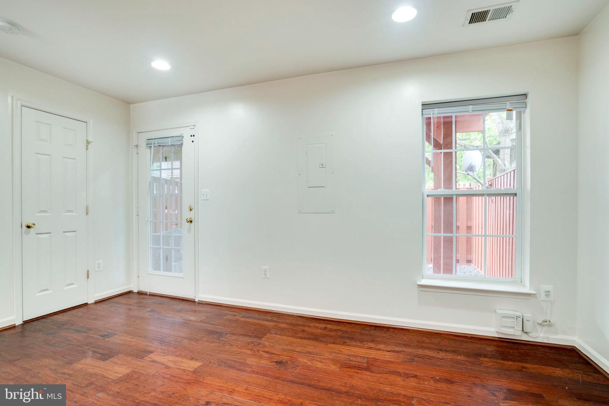 SKYVIEW PARK - Residential Lease