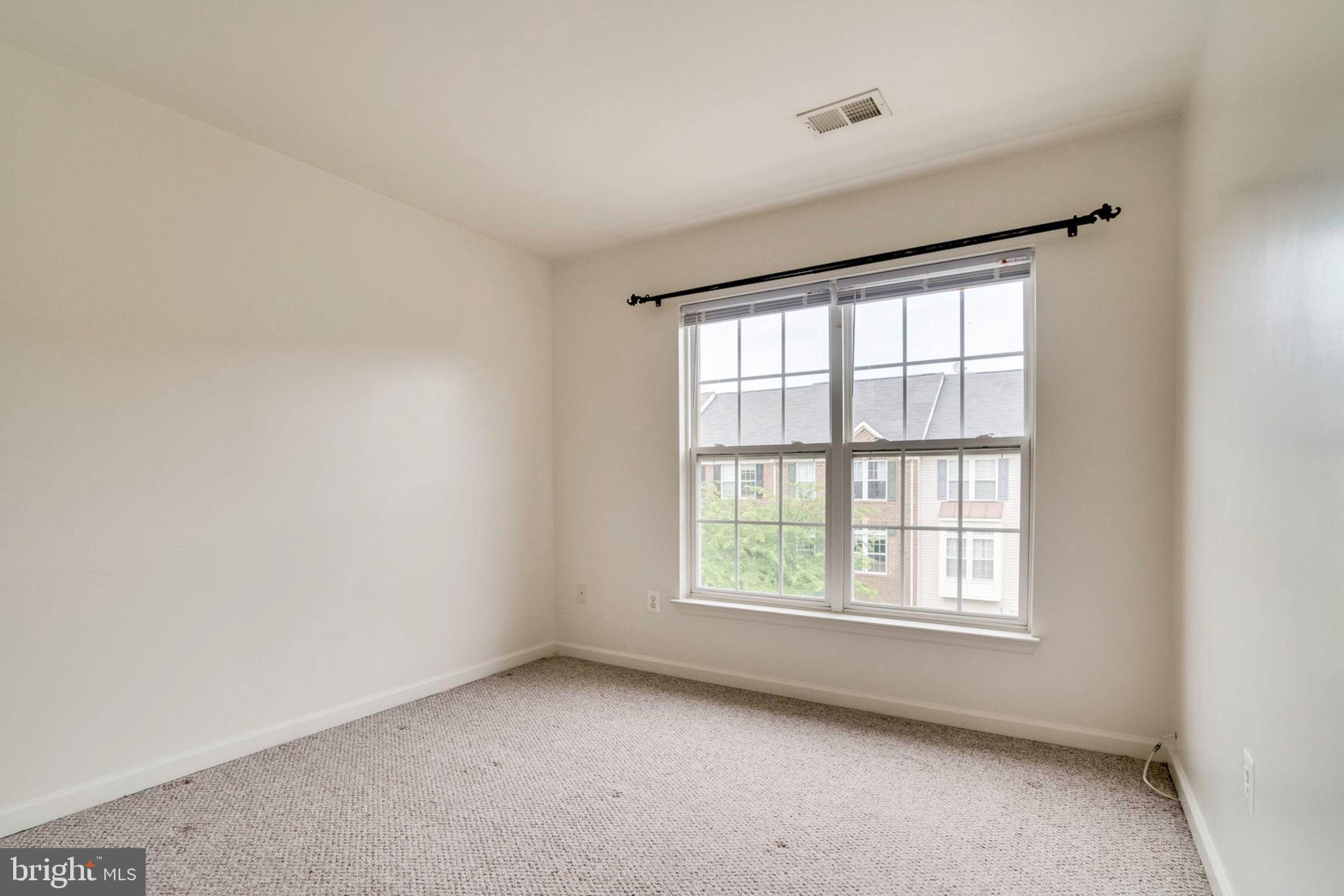 SKYVIEW PARK - Residential Lease