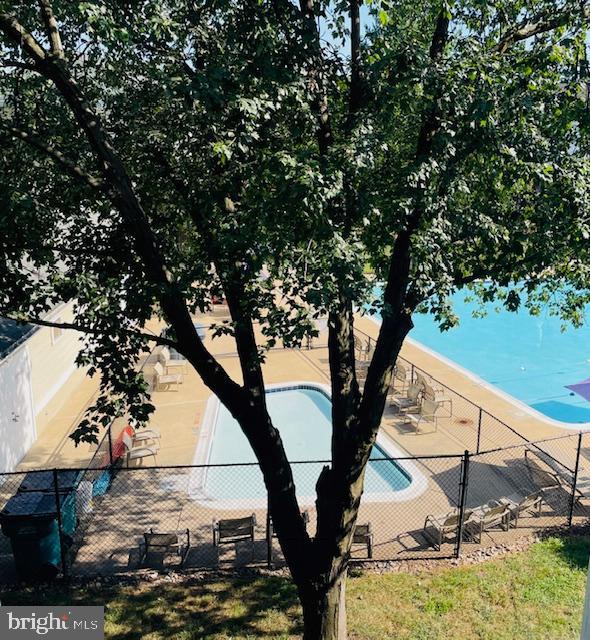 DECOVERLY - Residential Lease