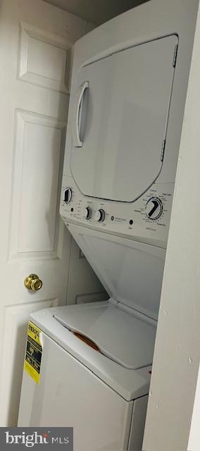 DECOVERLY - Residential Lease