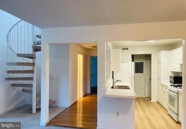 DECOVERLY - Residential Lease