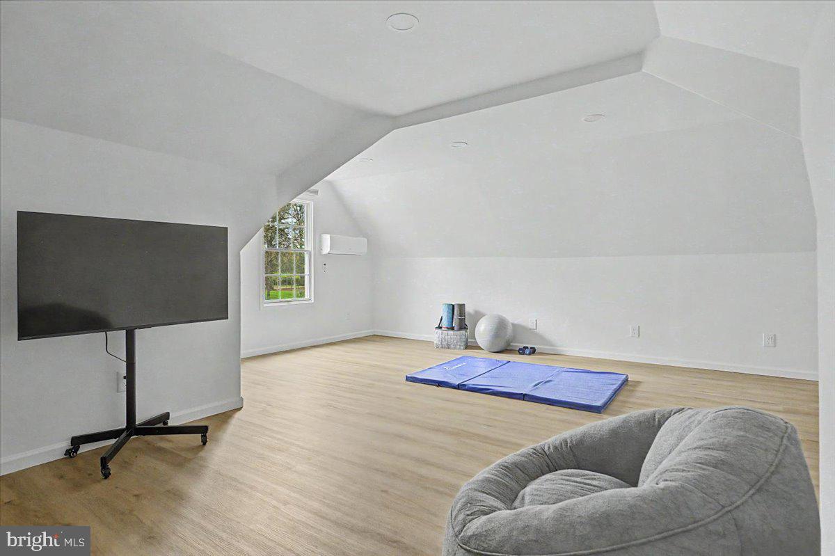 COTTAGEVILLE - Residential