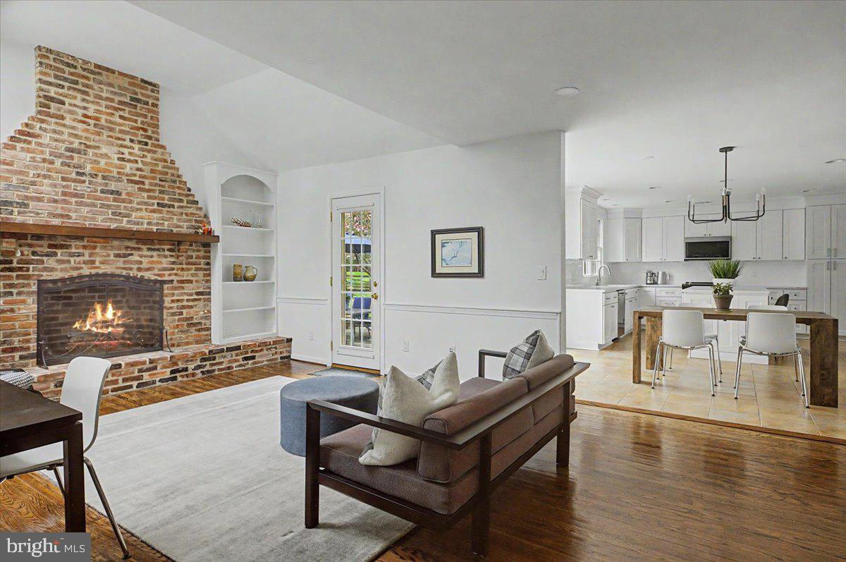 COTTAGEVILLE - Residential