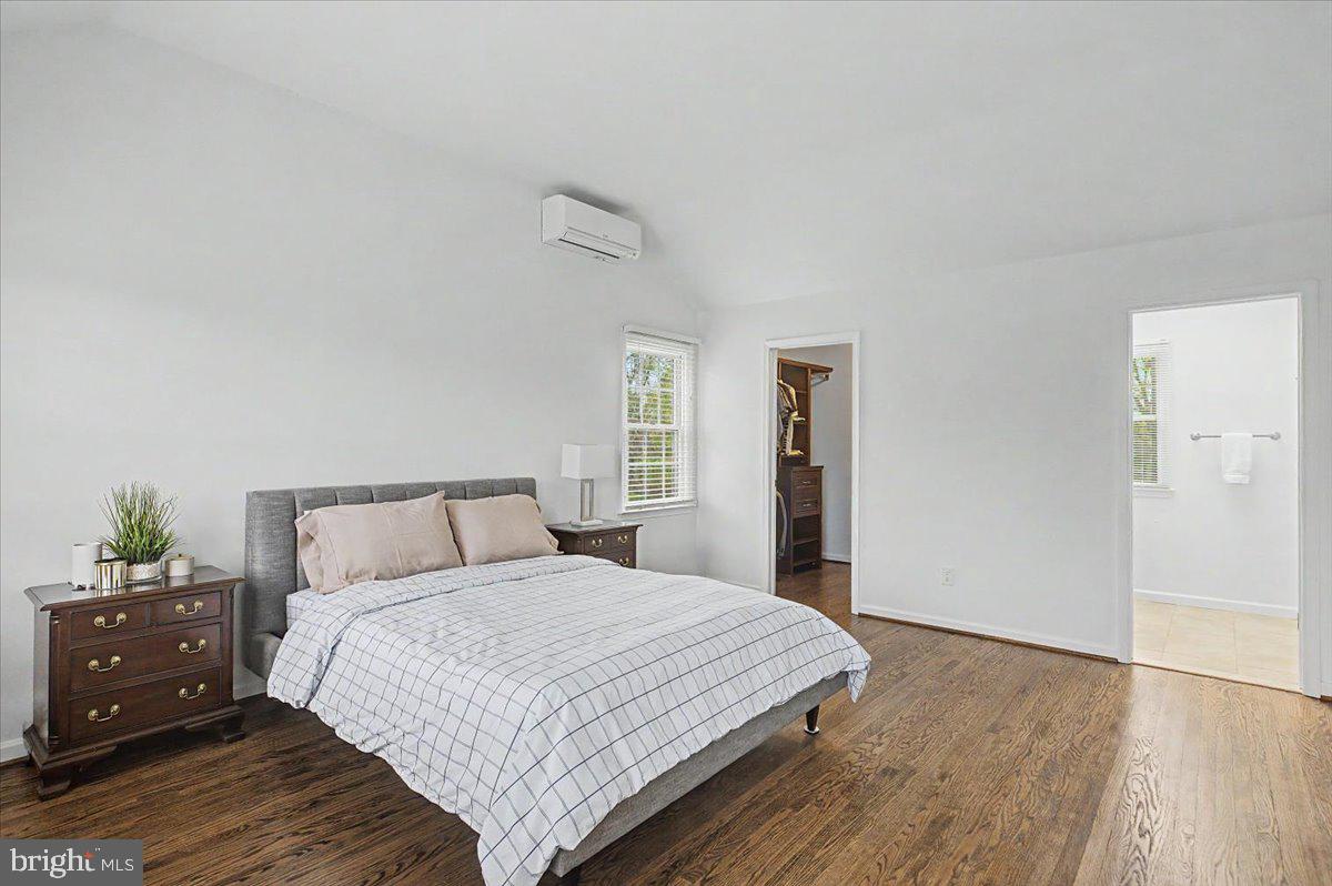 COTTAGEVILLE - Residential