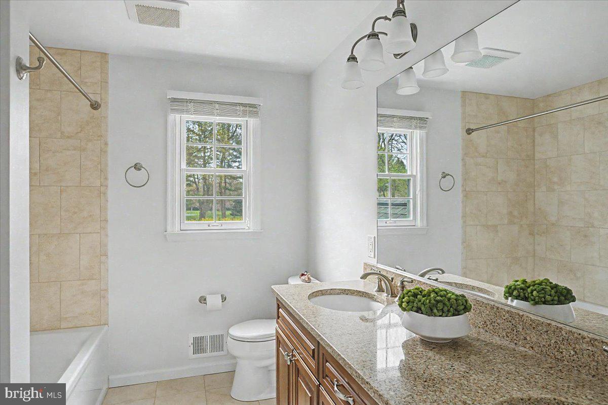 COTTAGEVILLE - Residential