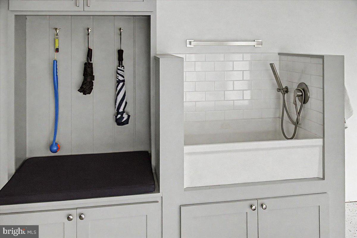 COTTAGEVILLE - Residential