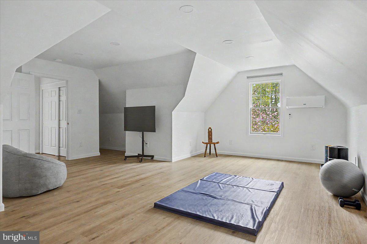 COTTAGEVILLE - Residential