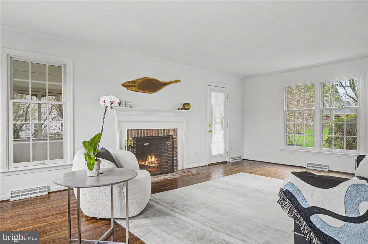 COTTAGEVILLE - Residential