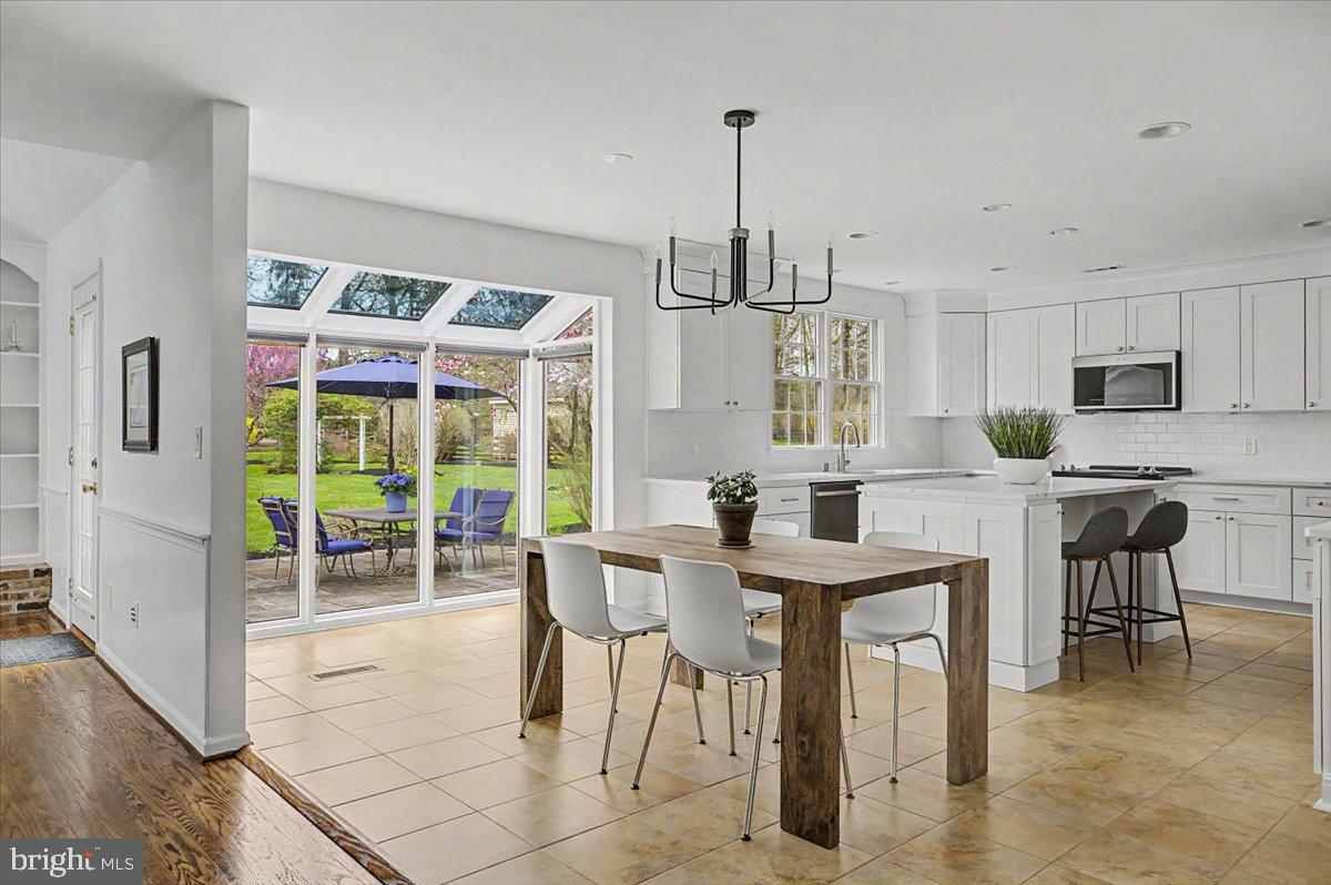 COTTAGEVILLE - Residential