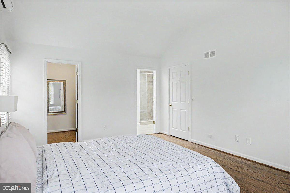 COTTAGEVILLE - Residential