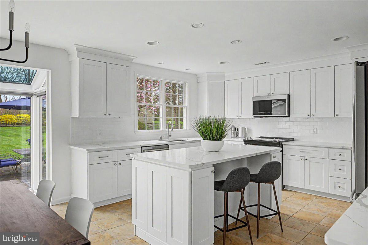 COTTAGEVILLE - Residential