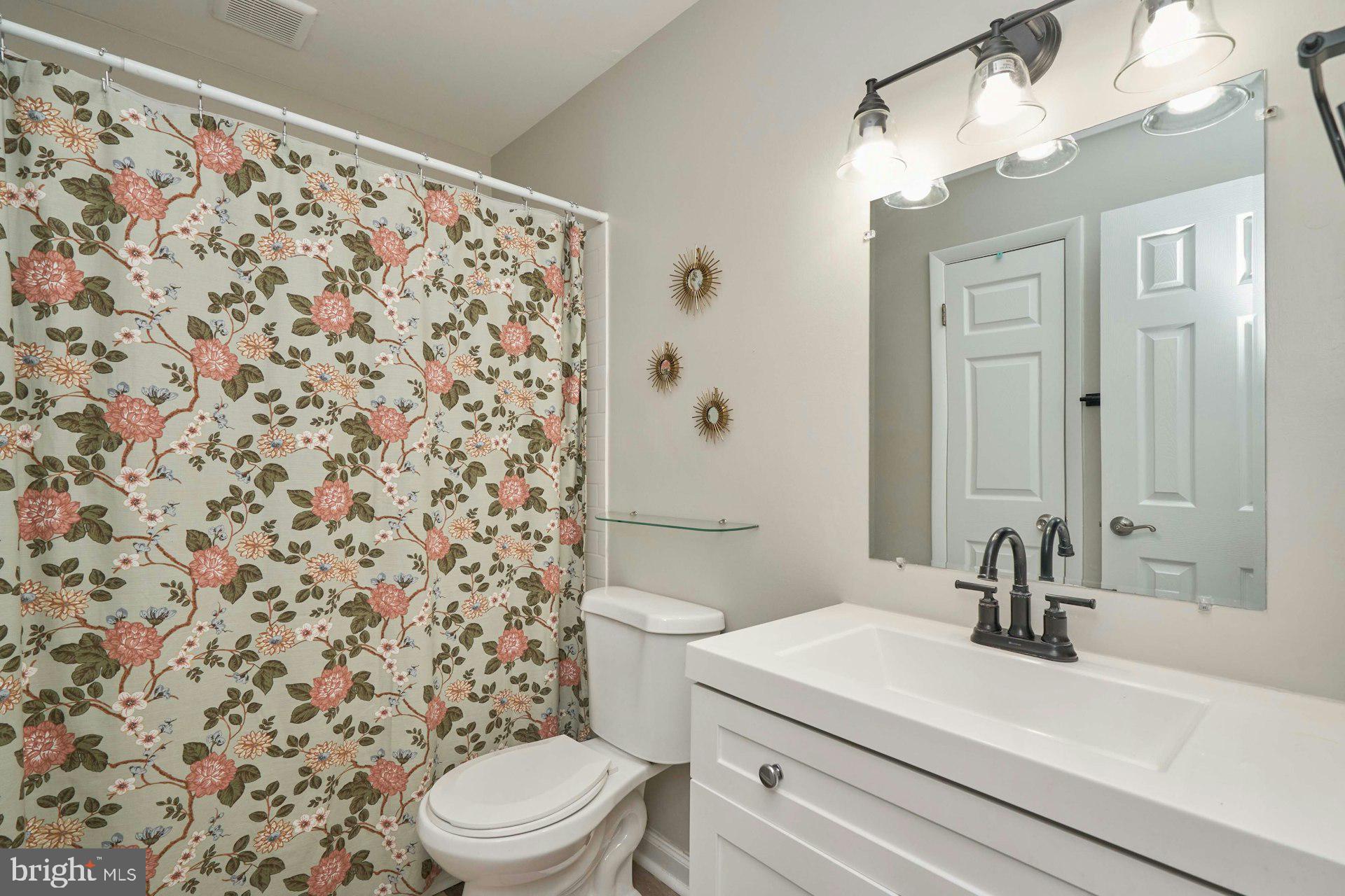 ROCKLEDGE CLUSTERS CONDO - Residential