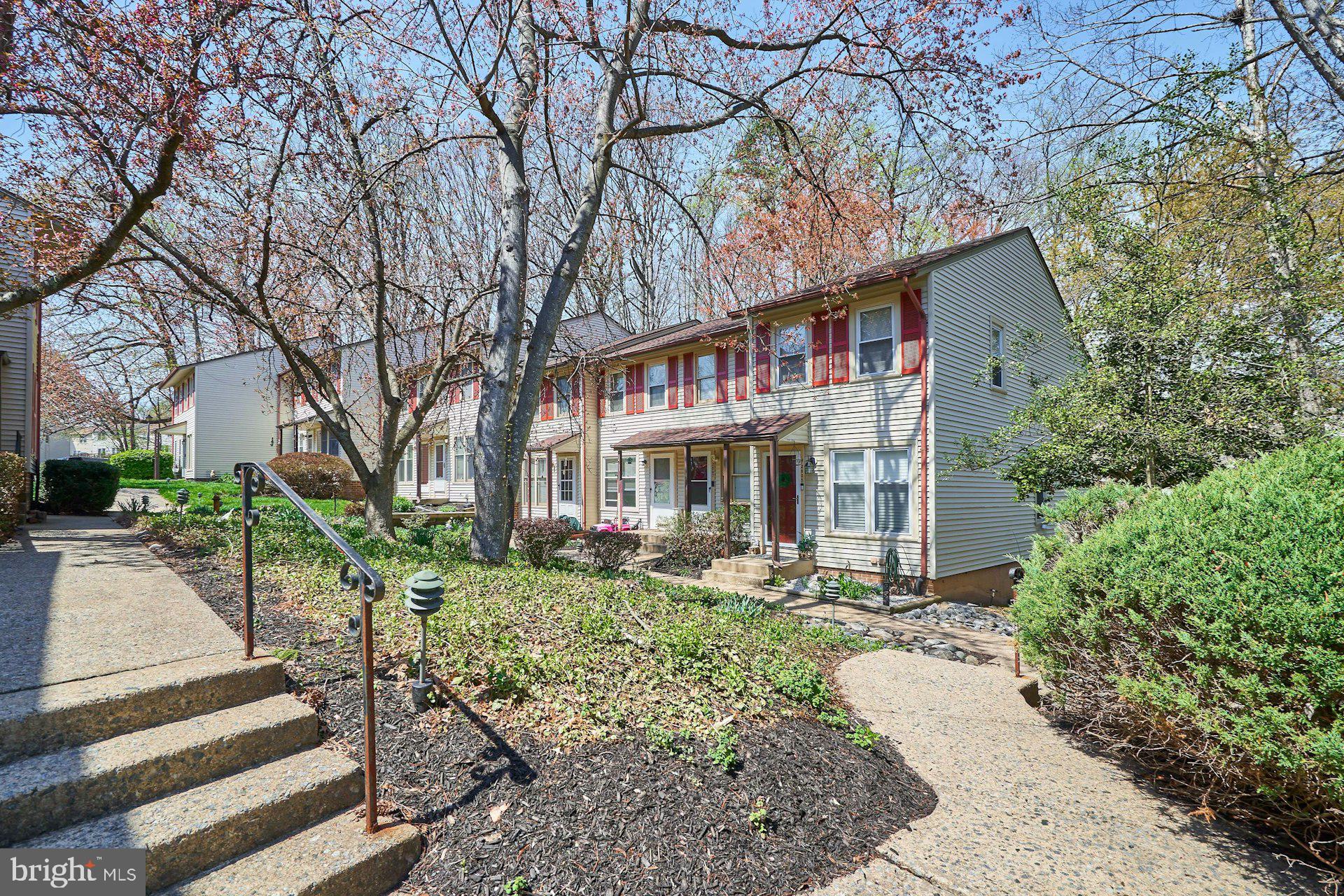 ROCKLEDGE CLUSTERS CONDO - Residential