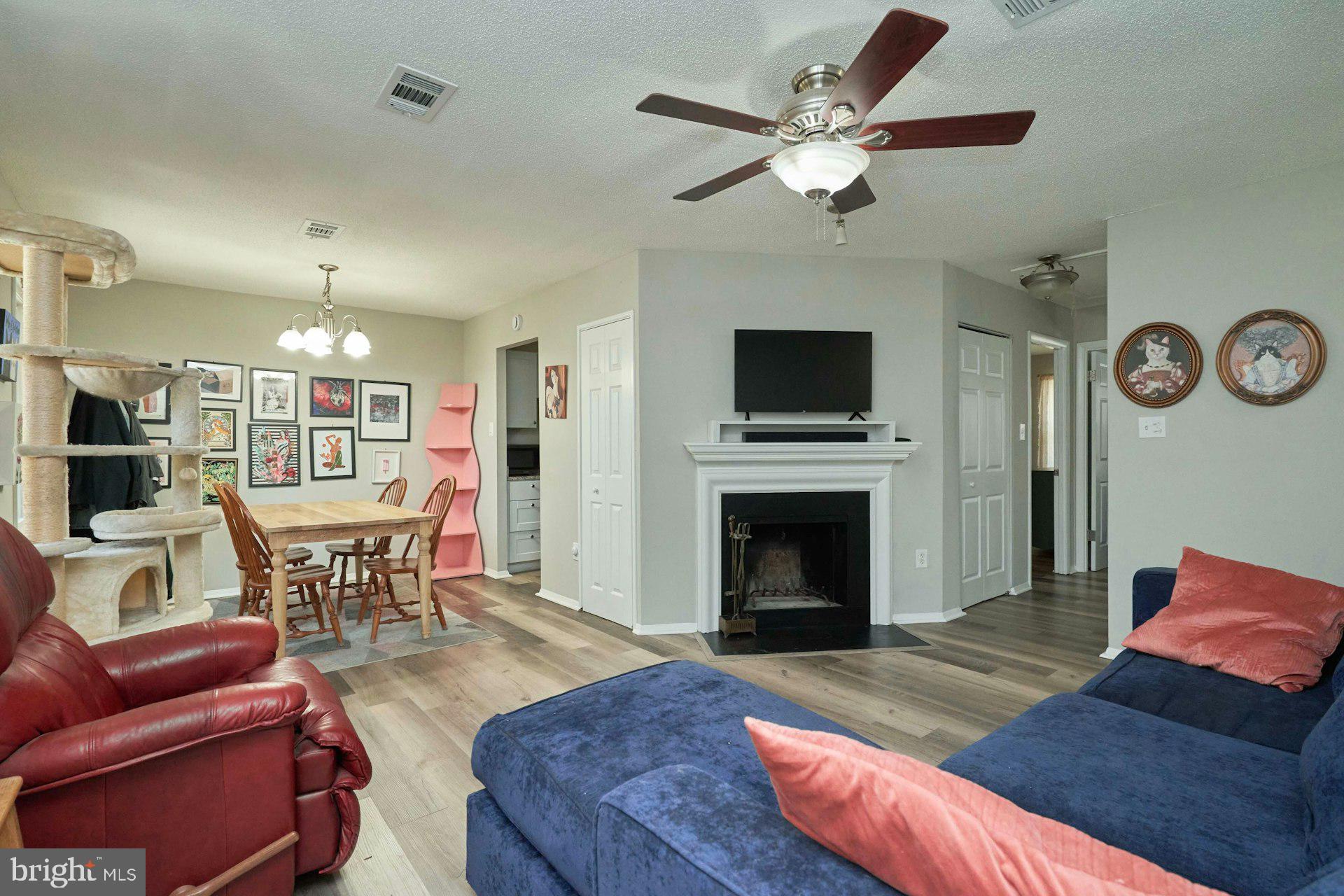 ROCKLEDGE CLUSTERS CONDO - Residential