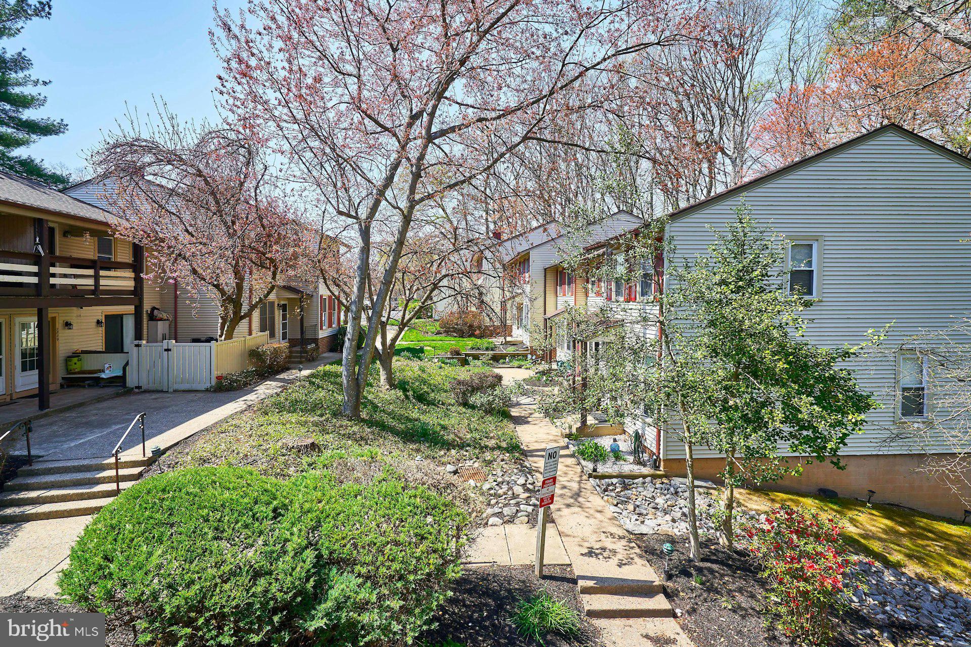 ROCKLEDGE CLUSTERS CONDO - Residential