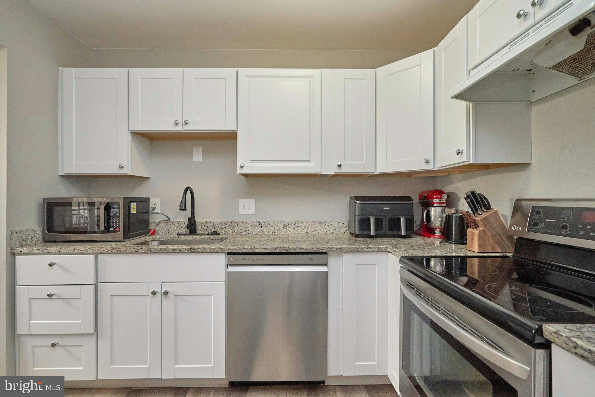 ROCKLEDGE CLUSTERS CONDO - Residential