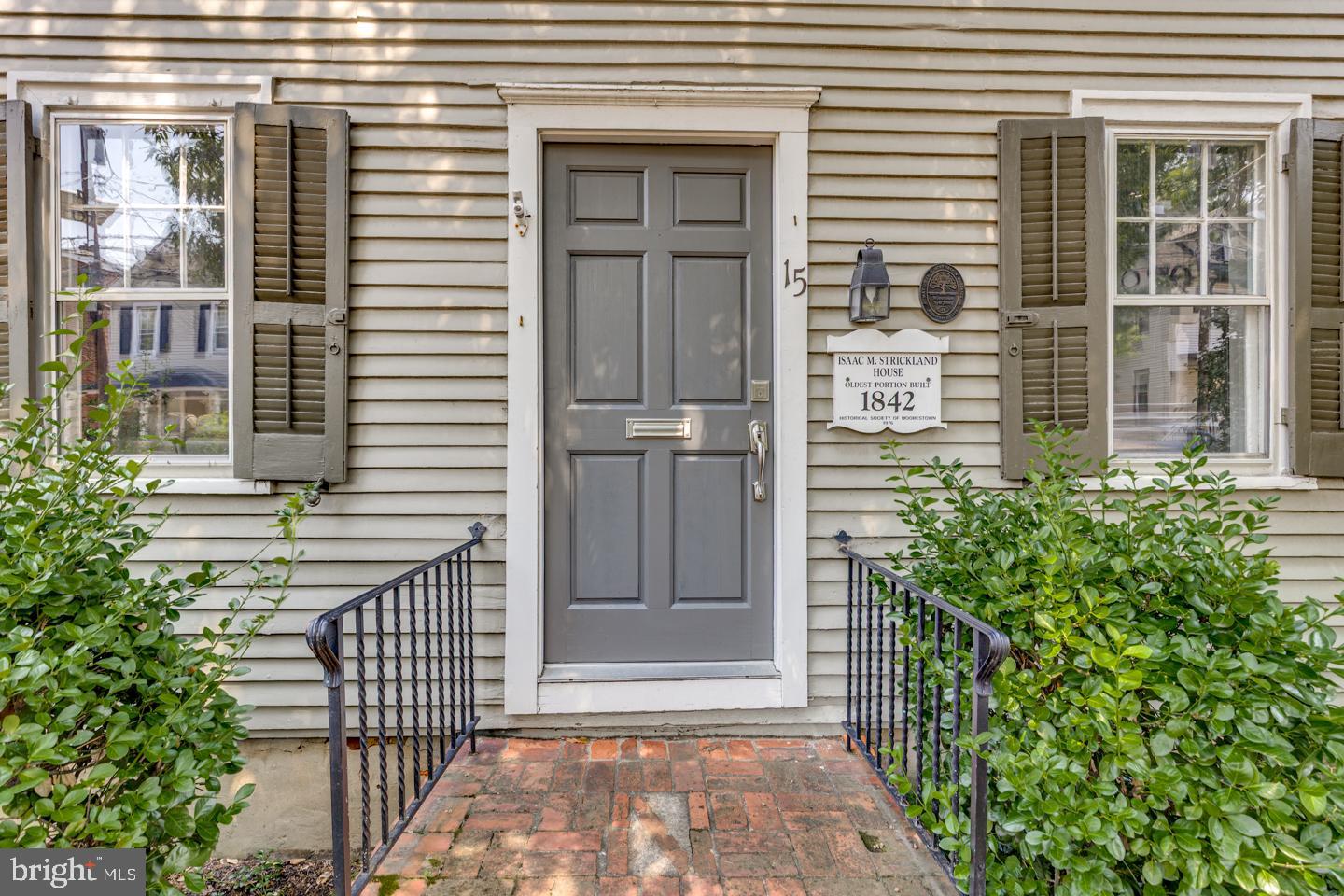 15 E 2ND STREET