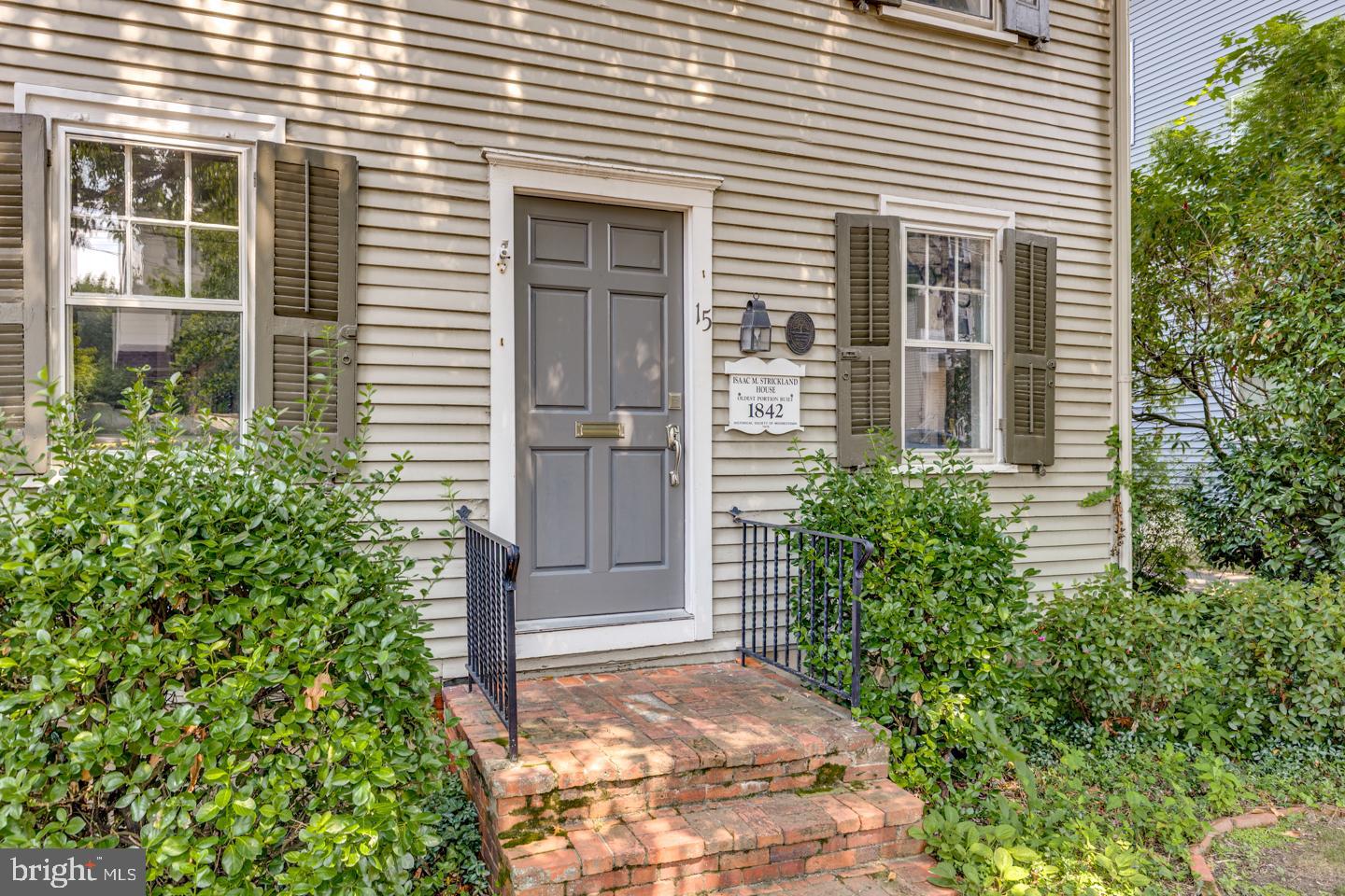 15 E 2ND STREET
