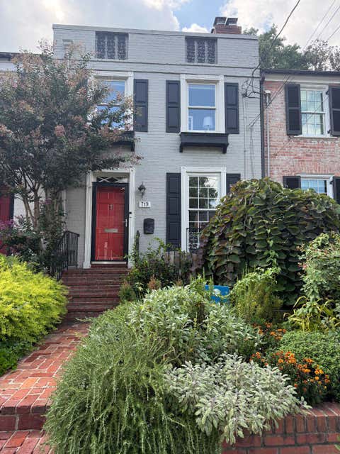 Townhouse For Sale - 719 S Royal Street<br/> ALEXANDRIA, VA 22314