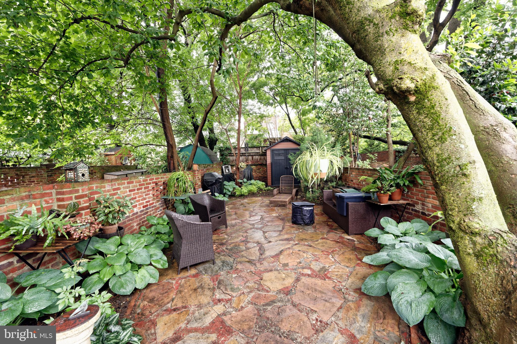 YATES GARDENS - Residential