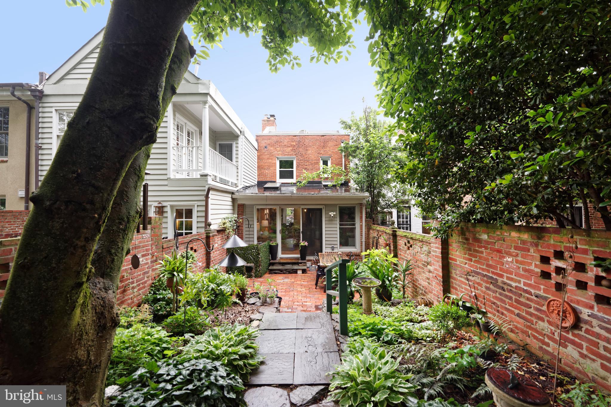 YATES GARDENS - Residential
