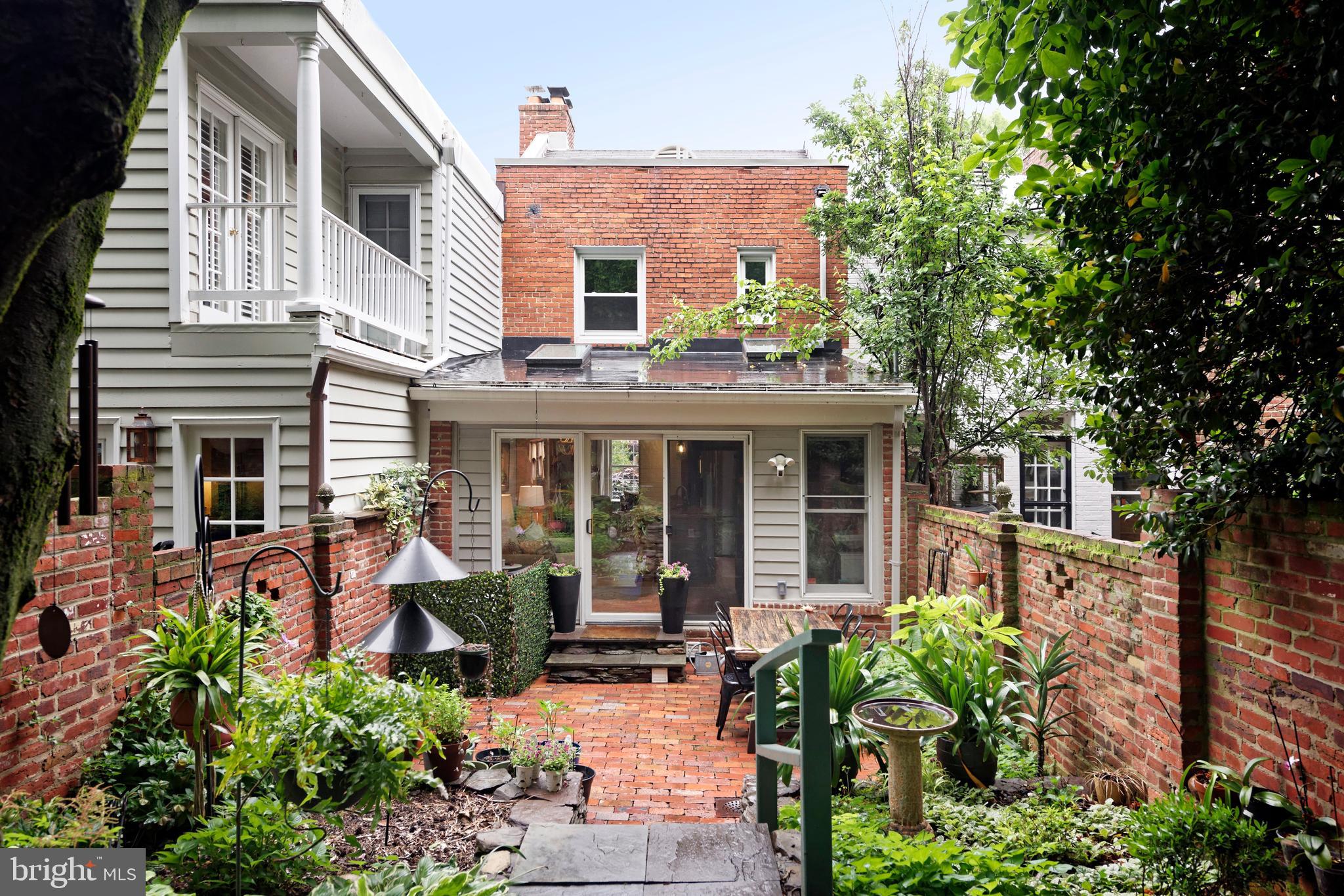 YATES GARDENS - Residential