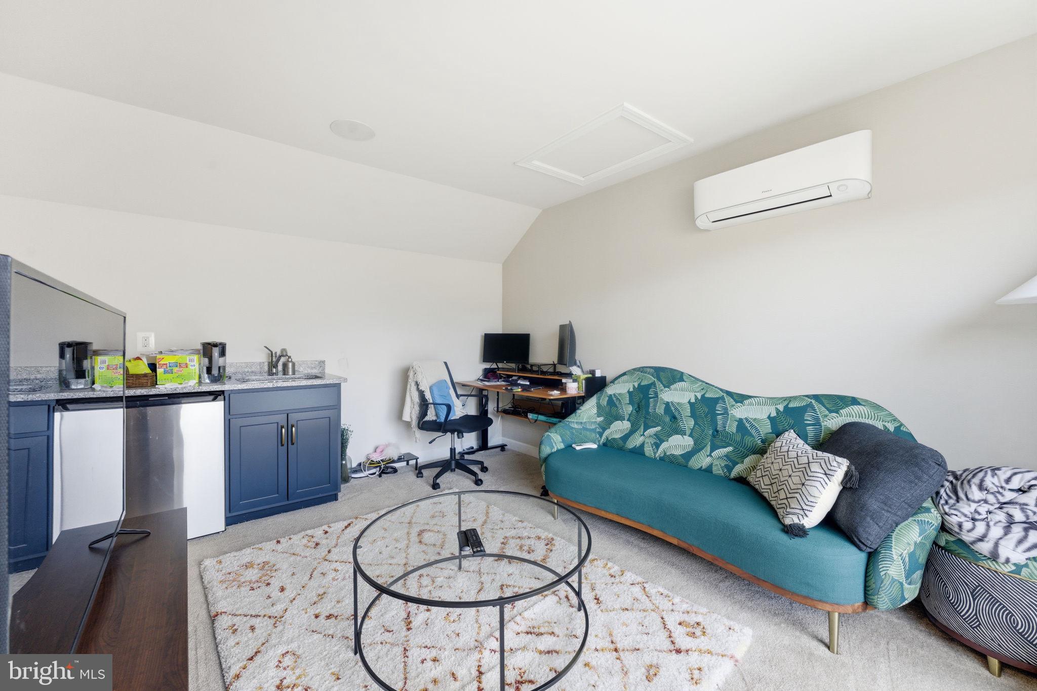 NORTH HILL - Residential Lease