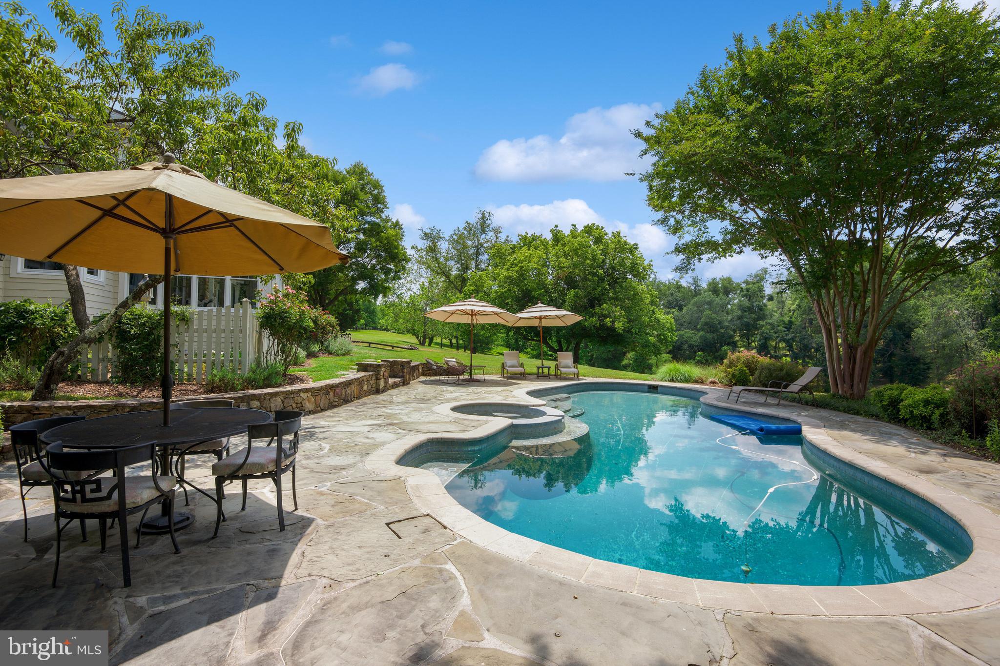 ATOKA CHASE - Residential