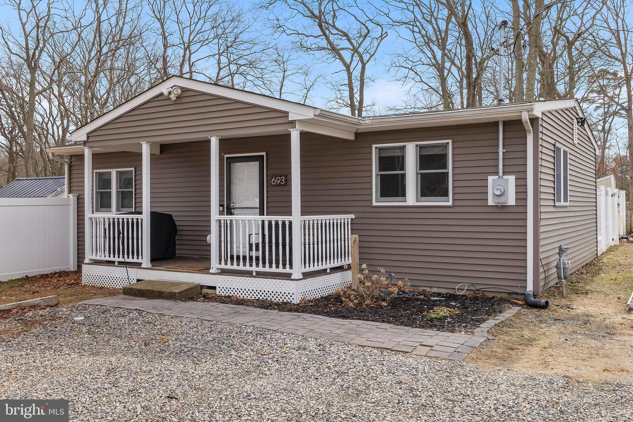 Photo 1 of 56 — 693 LAKE BARNEGAT DR N, LANOKA HARBOR, NJ 08734