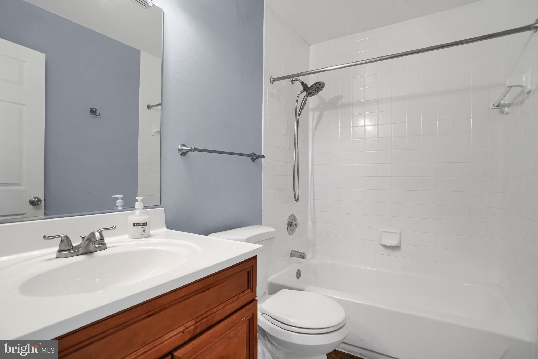 CROMWELL FOUNTAIN - Residential Lease