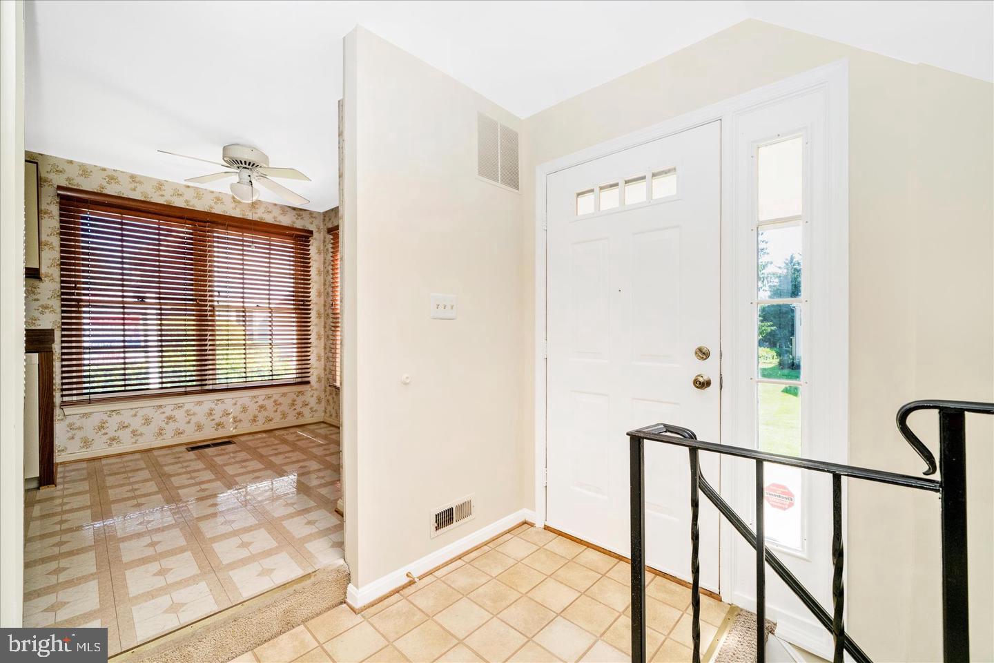 20200 RAVENSDALE COURT
