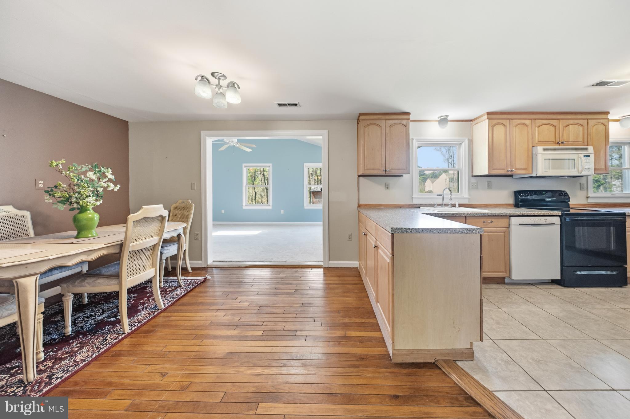 ROMANCOKE ON THE BAY - Residential