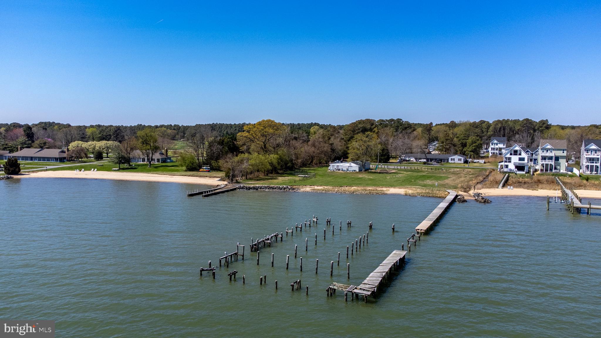 ROMANCOKE ON THE BAY - Residential
