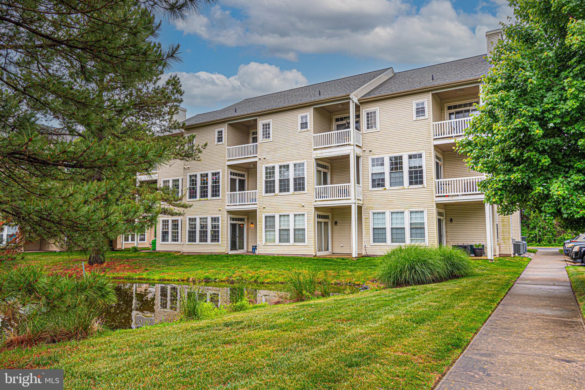 400 WILLIAMS STREET 2